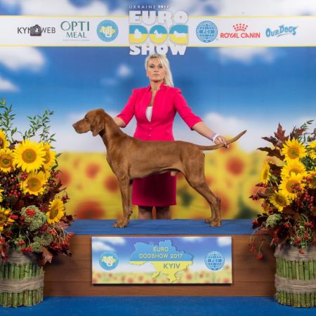 Image of Tina Trading Paris